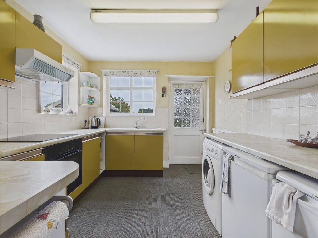 CAM04273G0-PR0158...