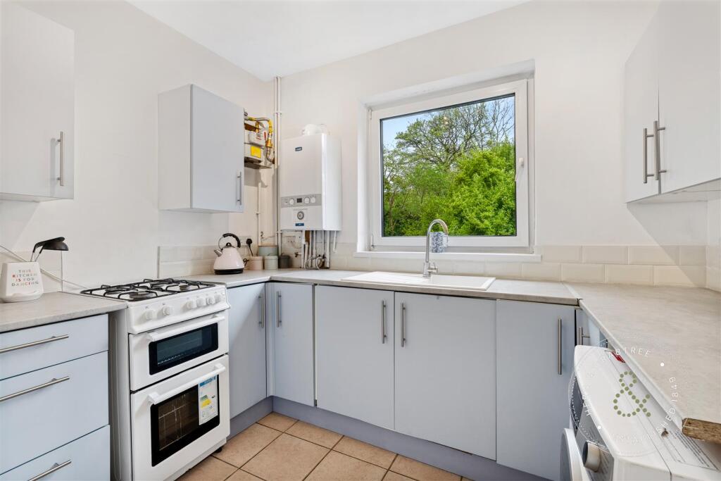 Linnet Close, Hern Crabtree (8).jpg