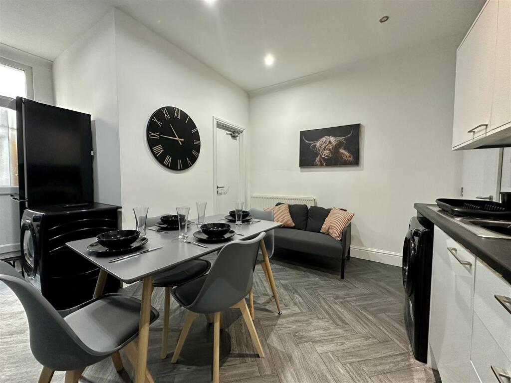 Communal Kitchen Diner