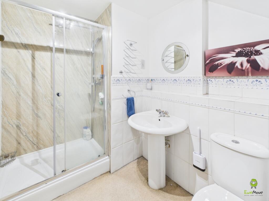 En Suite Shower Room James Hillier Ewemove Bexley 