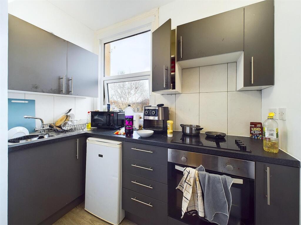 9 - 42 Bedminster Parade Investment Flats.jpg