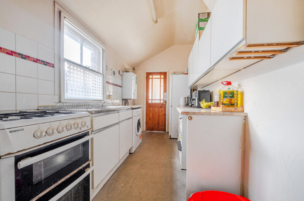 1387040-17-6932c2...