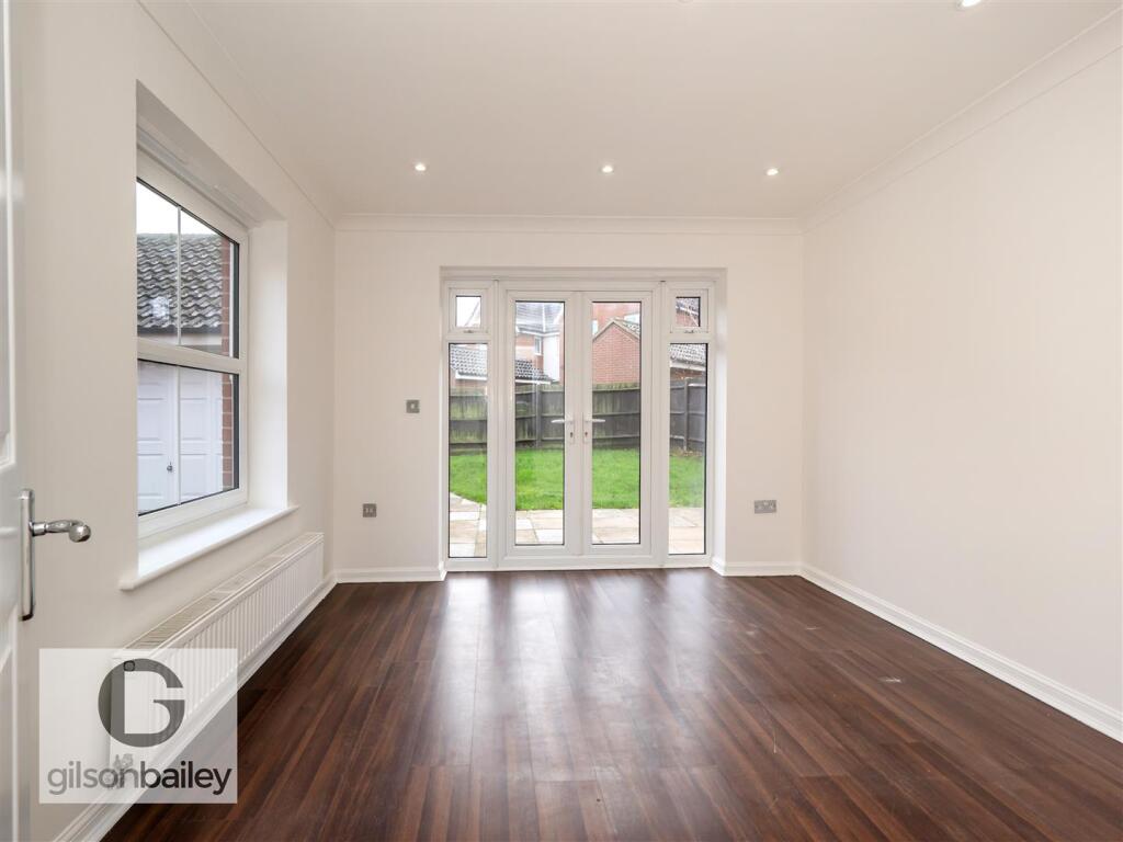 80WindsorParkGardens-1.jpg