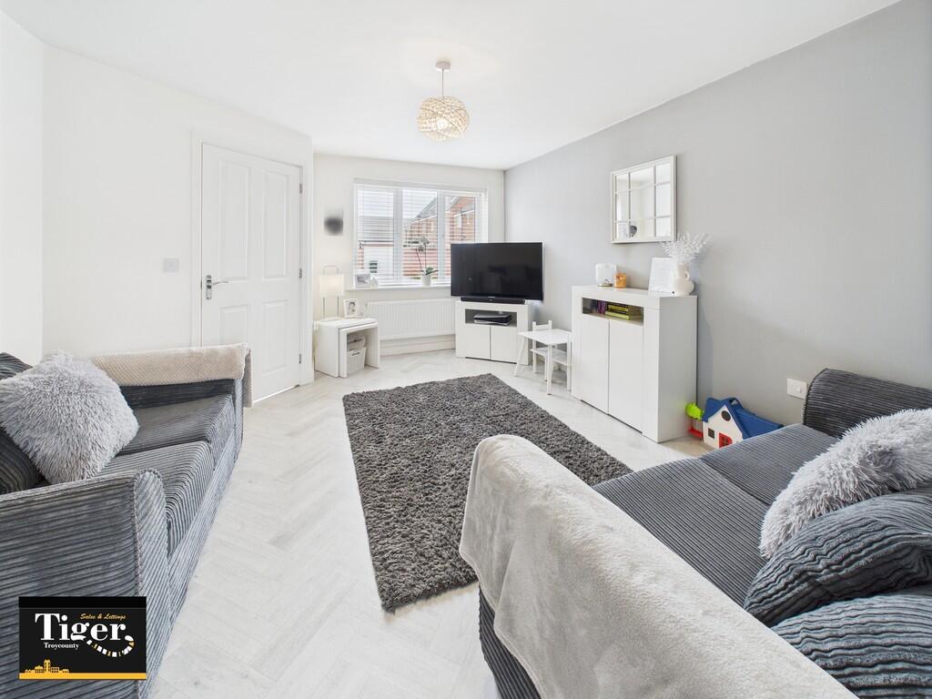 CAM02176G0-PR0601...