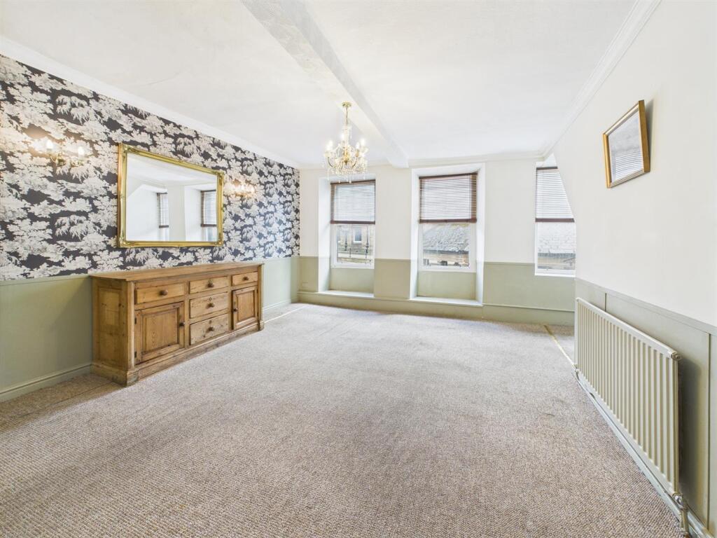 1st floor seating 1.jpg