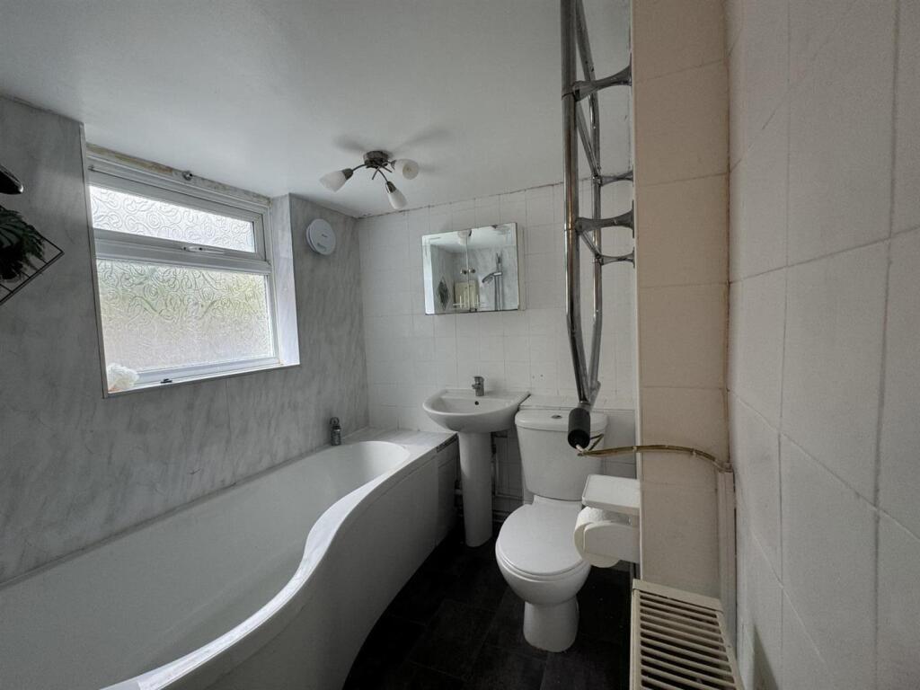 2 Bedroom Terraced for Rent