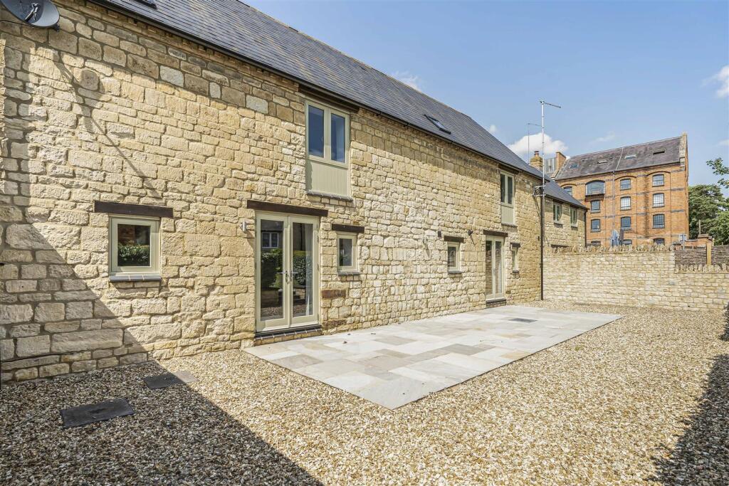 The Stables, 3a Gayton Road, Blisworth (55).JPG