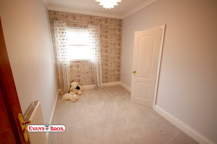 REAR SINGLE BEDROOM 5