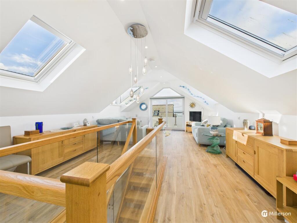 OPEN PLAN LIVING ROOM