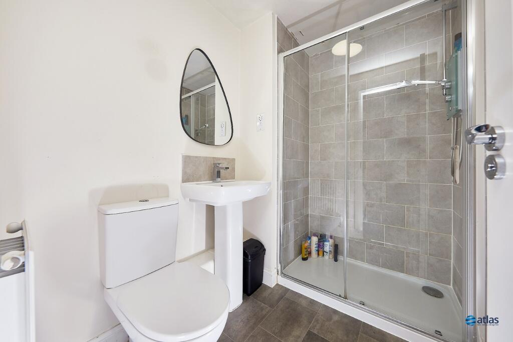 En-suite To Bedroom 1