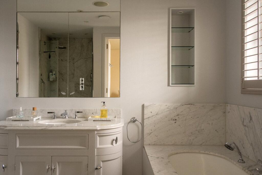 Principal Bathroom
