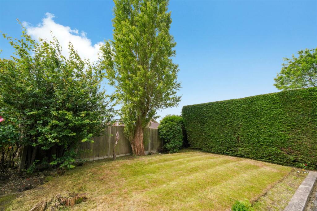 7 Jellicoe Gardens - AzQ5CE0lxbgDHW2OvV2B.jpg