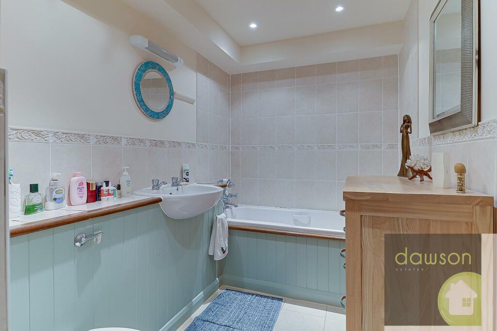 En-suite Bathroom