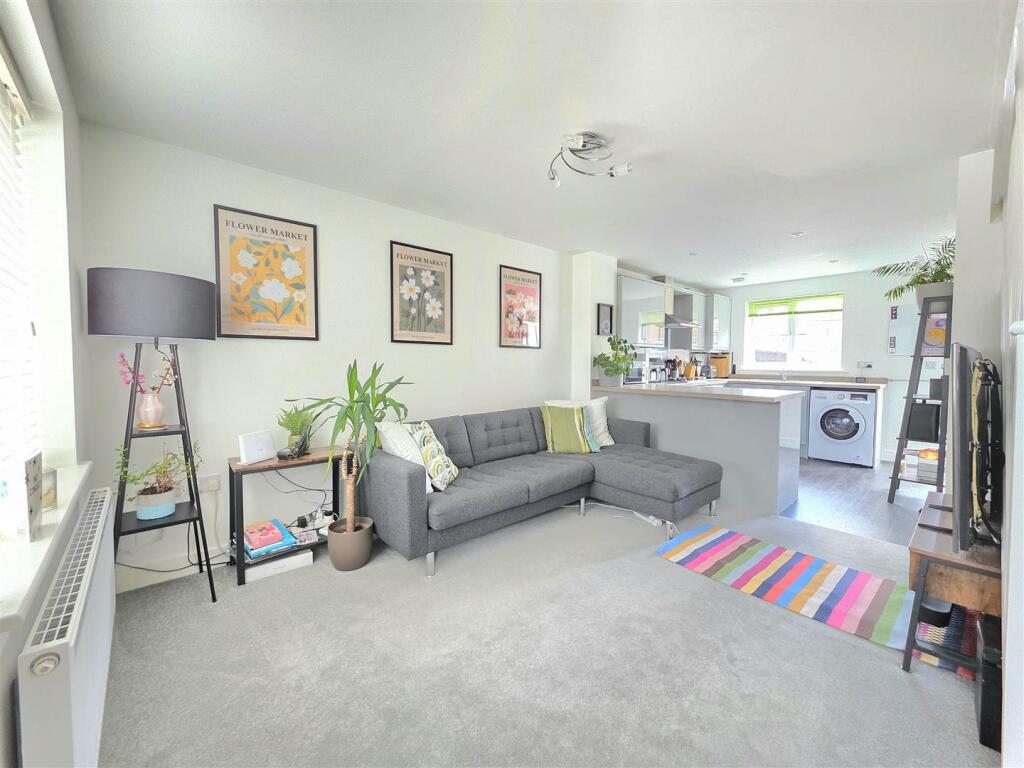 Lounge/Kitchen