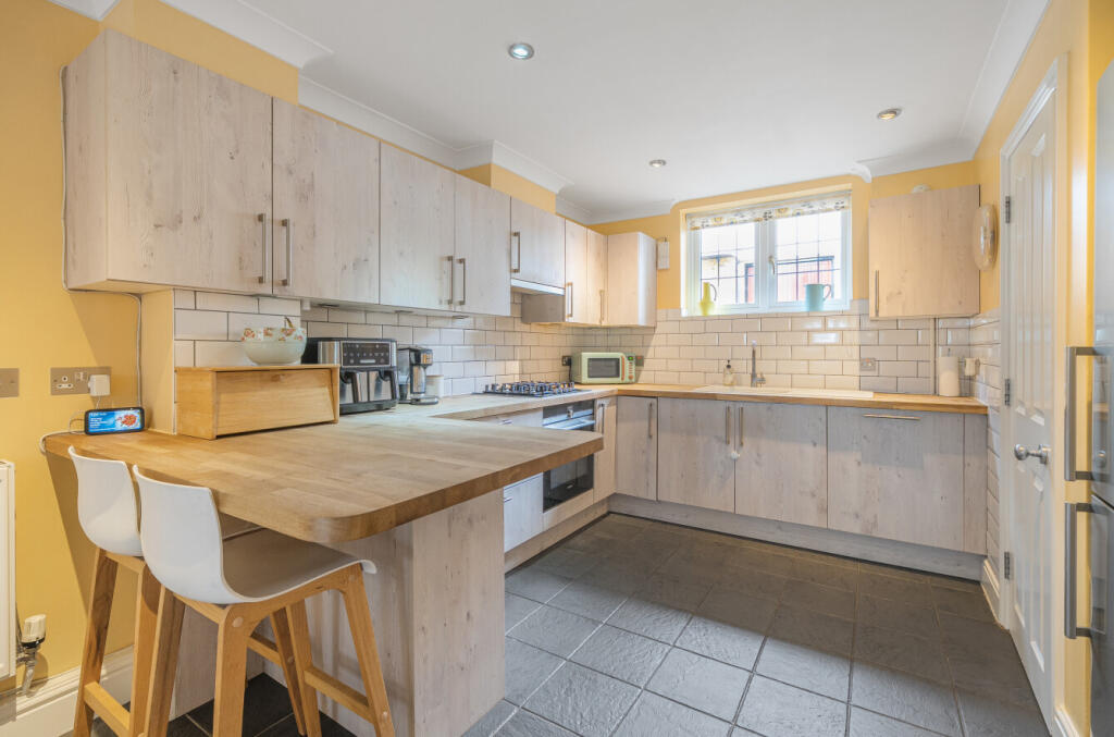 1297261-9-682f14a...