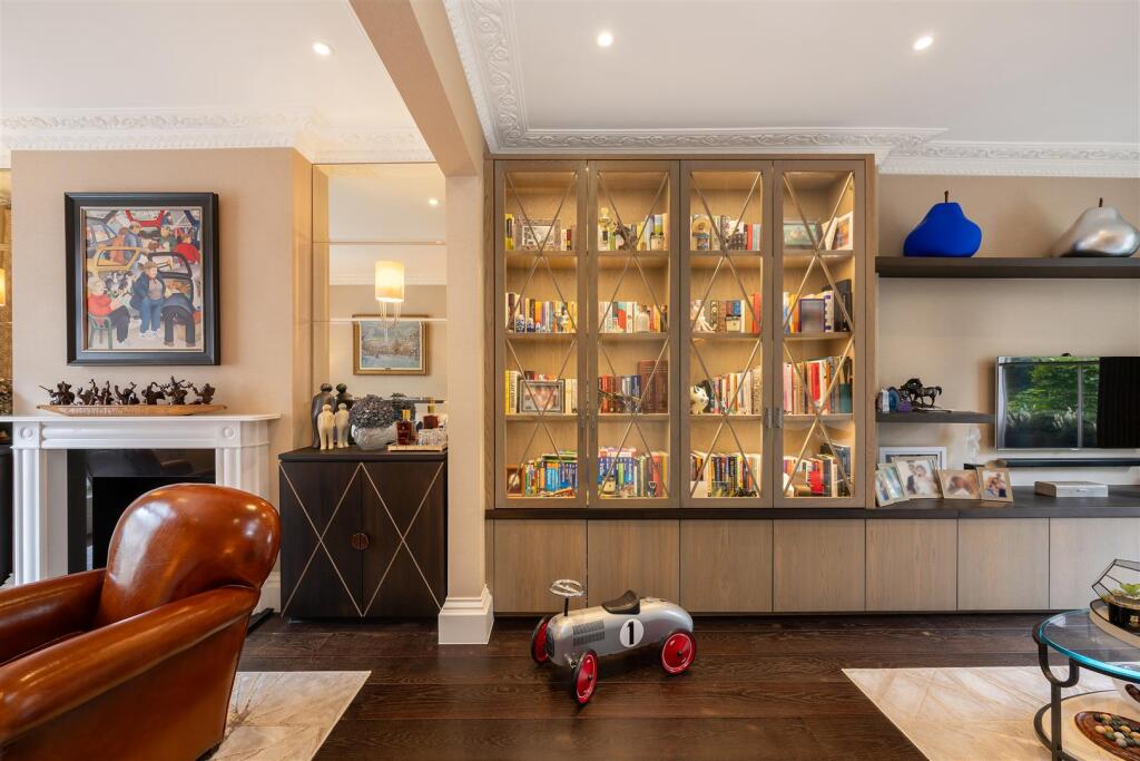 2 Ovington Street Hi-11.jpg