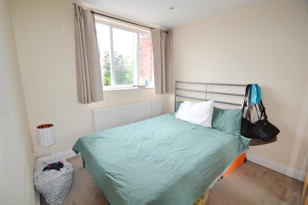 Finchley Road Bedroom 2.JPG