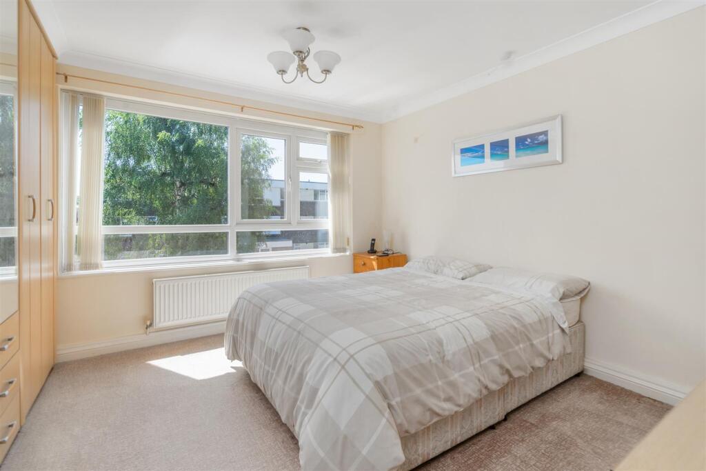 5 Albany Gardens_5.jpg