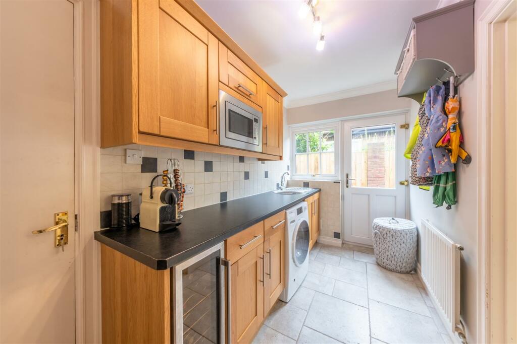 23 St John's Way-007.jpg