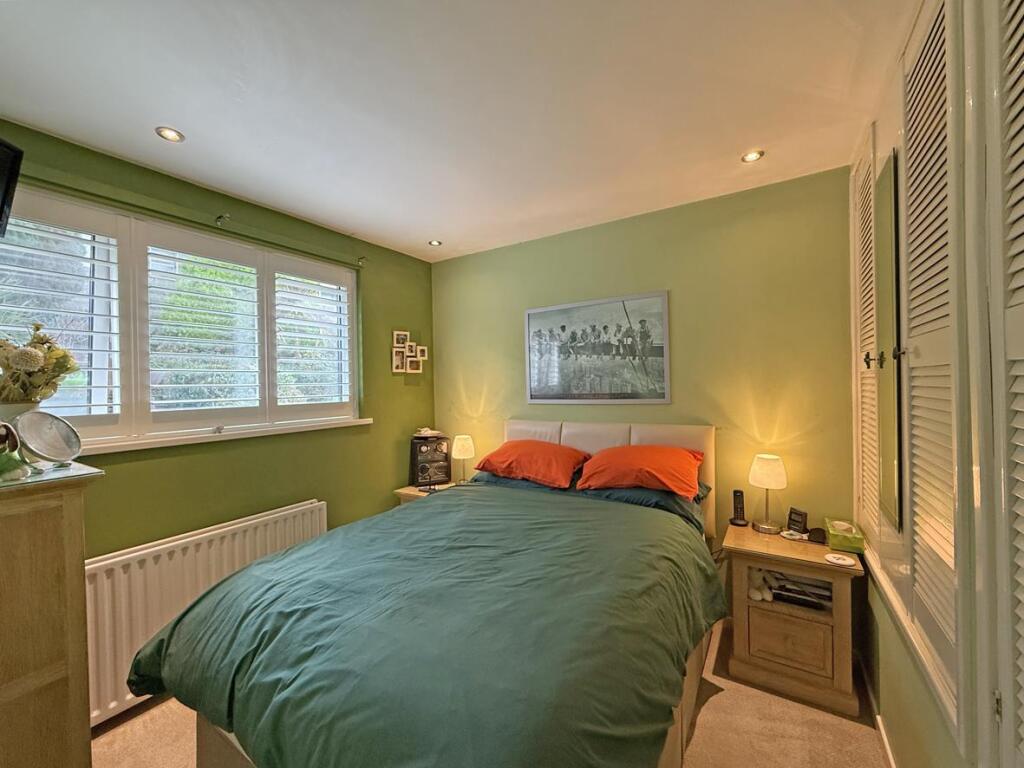 Edwards Close 27 - Bed 2.jpg