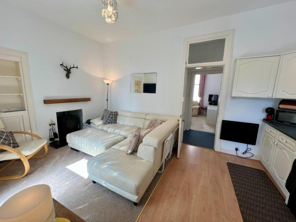Living Room / Kitchen