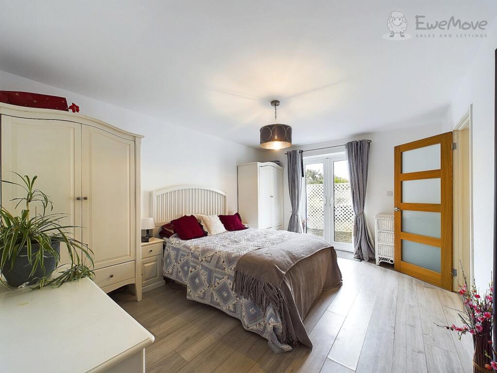 CAM03640G0-PR0025-STILL012