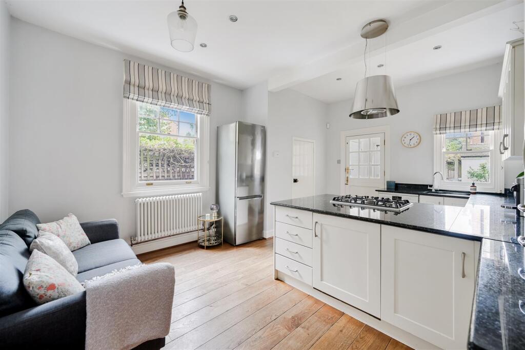 COLLEGE ROAD (20).jpg