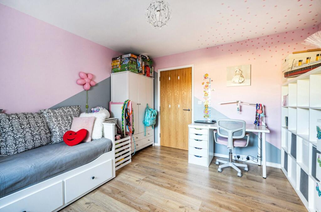 1381868-8-691b41b...