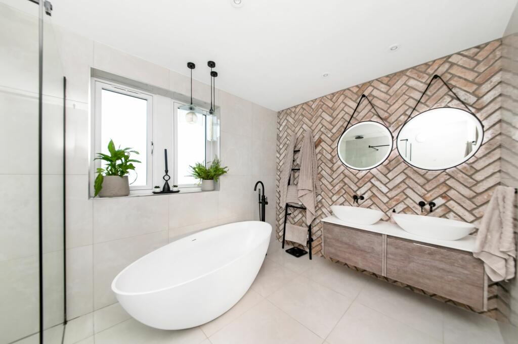 HOUSE BATHROOM