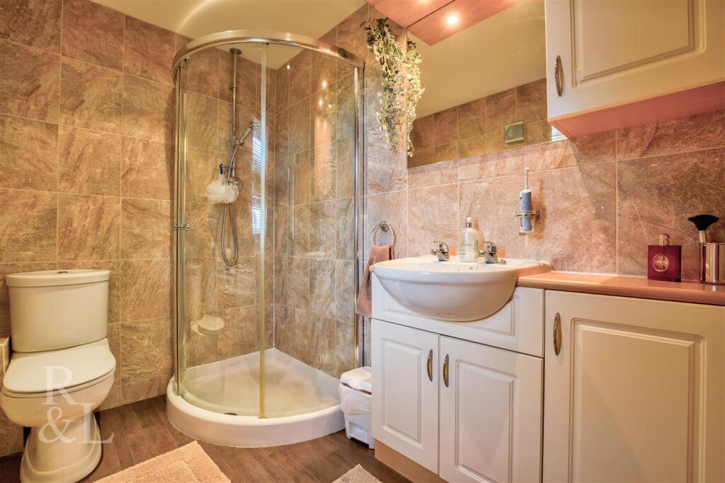 3 Boncroft Gardens (12).jpg