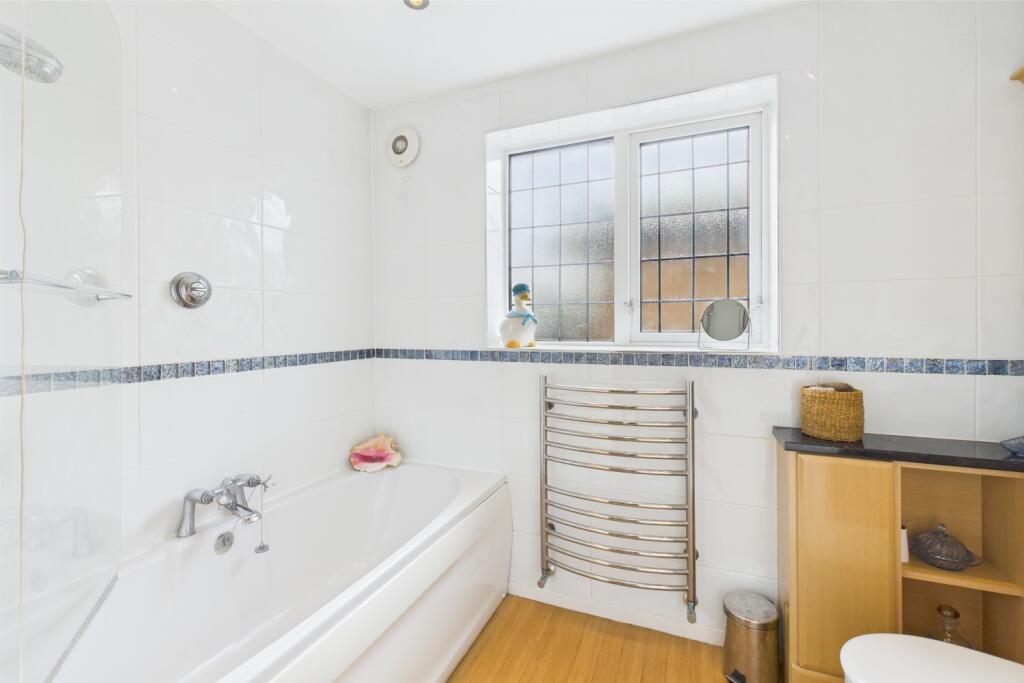 CAM03162G0-PR0269-STILL029