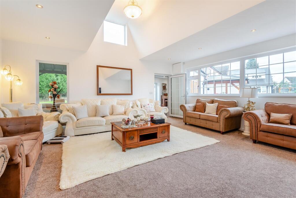 8619498-interior11.jpg