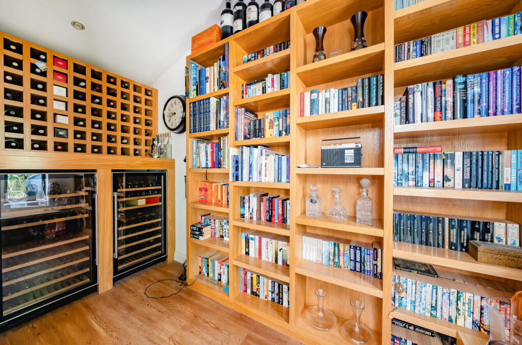 1341163-21-689f33...