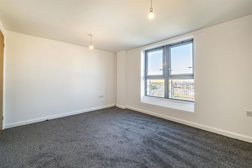 511 Sheridan court 3 of 8.jpg