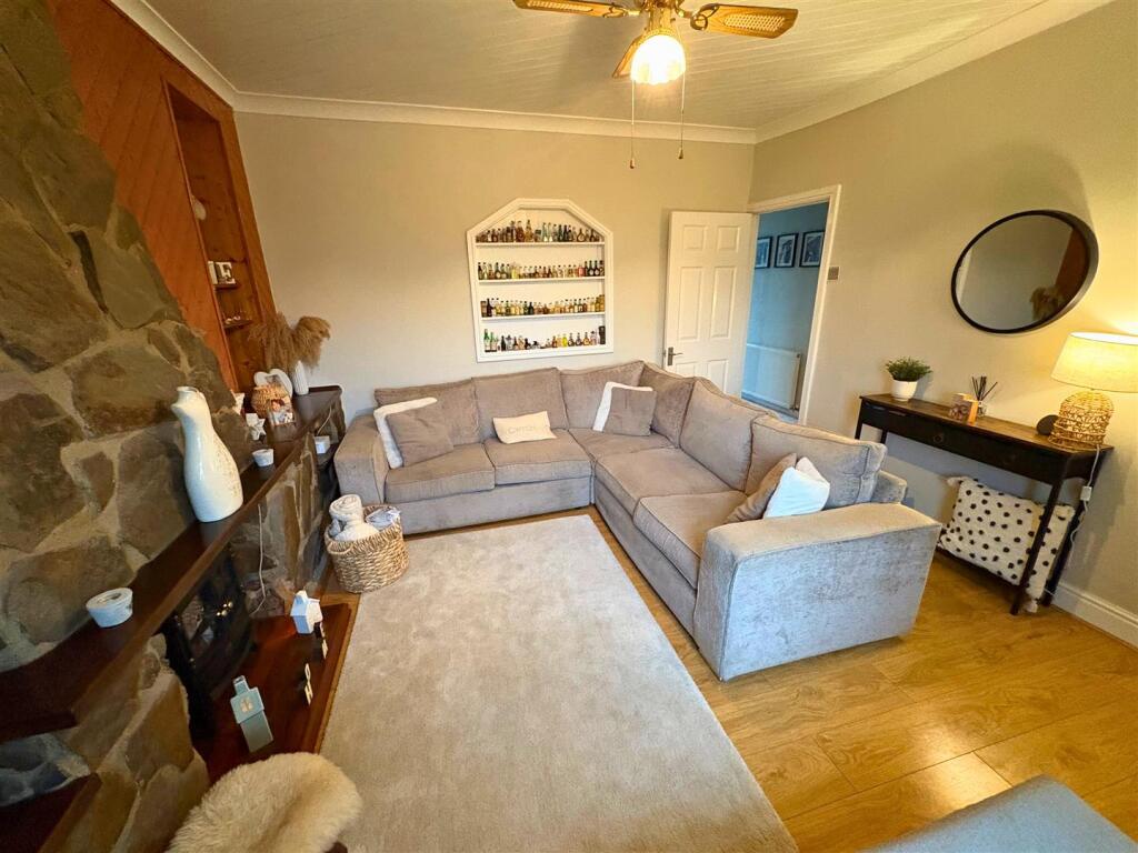 Lounge 1e (edit).jpg