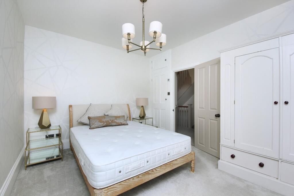 GV- 44 Haslemere Avenue (17).jpg