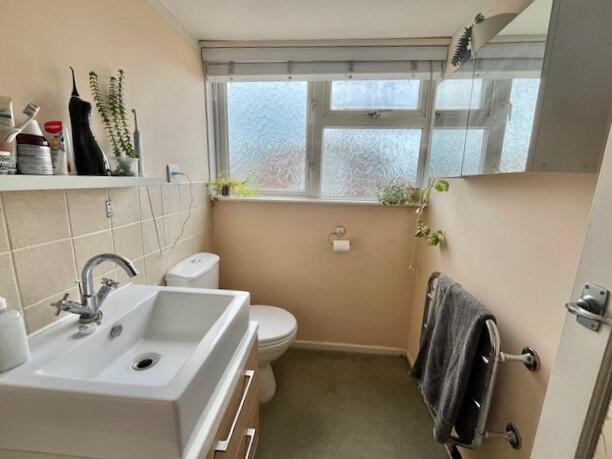 First Floor Cloakroom