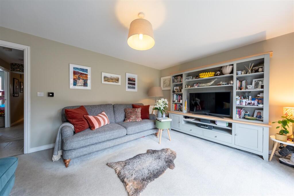 15 Sandford Drive-007.jpg