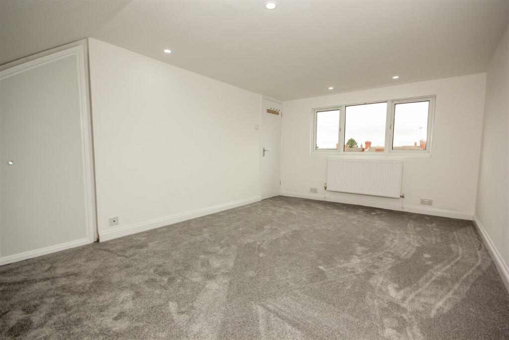 Master Bedroom 1.jpg