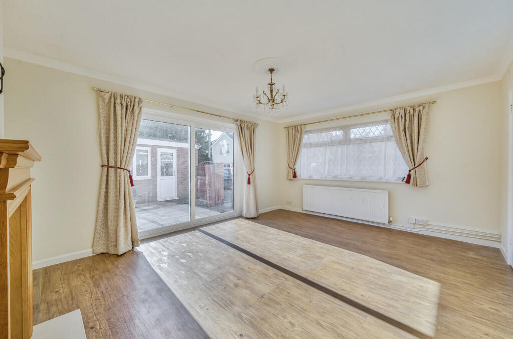 1360225-6-68dbaa2...