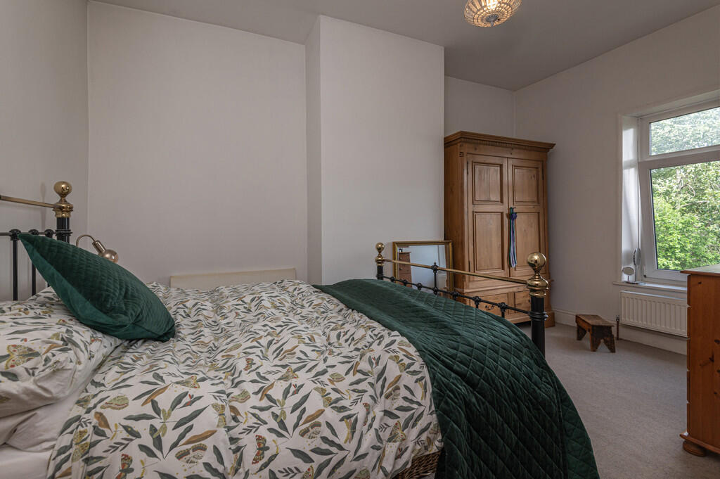 25 - 62 Branch St...