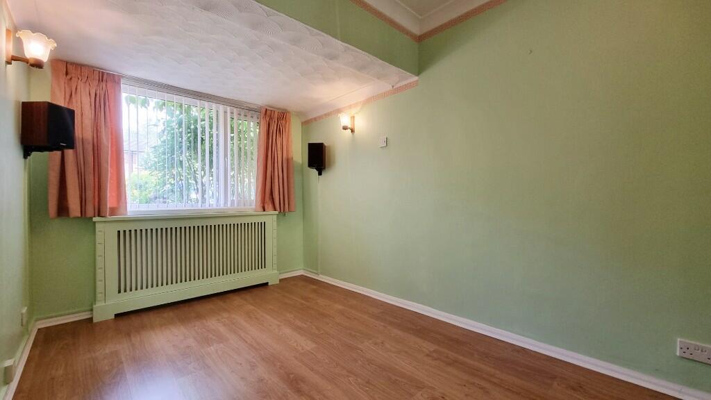 Family/Dining/Bed 4