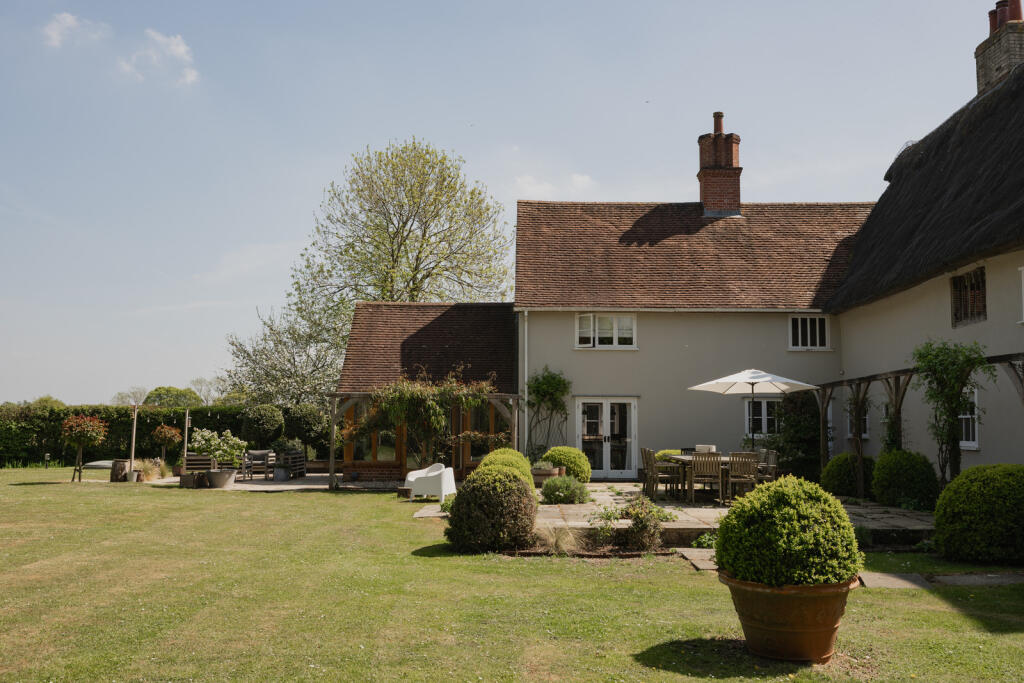 280918 - Nine Elms, Ringshall (exteriors)-14-2.jpg