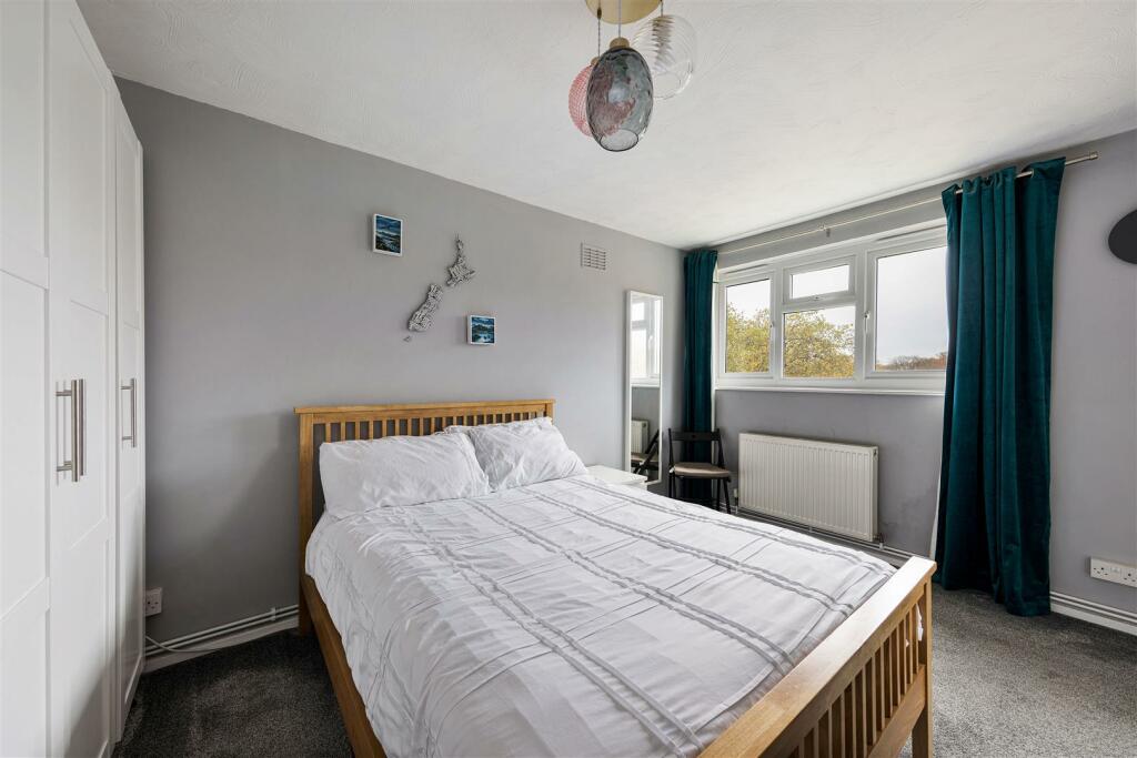 Forest View Road E12