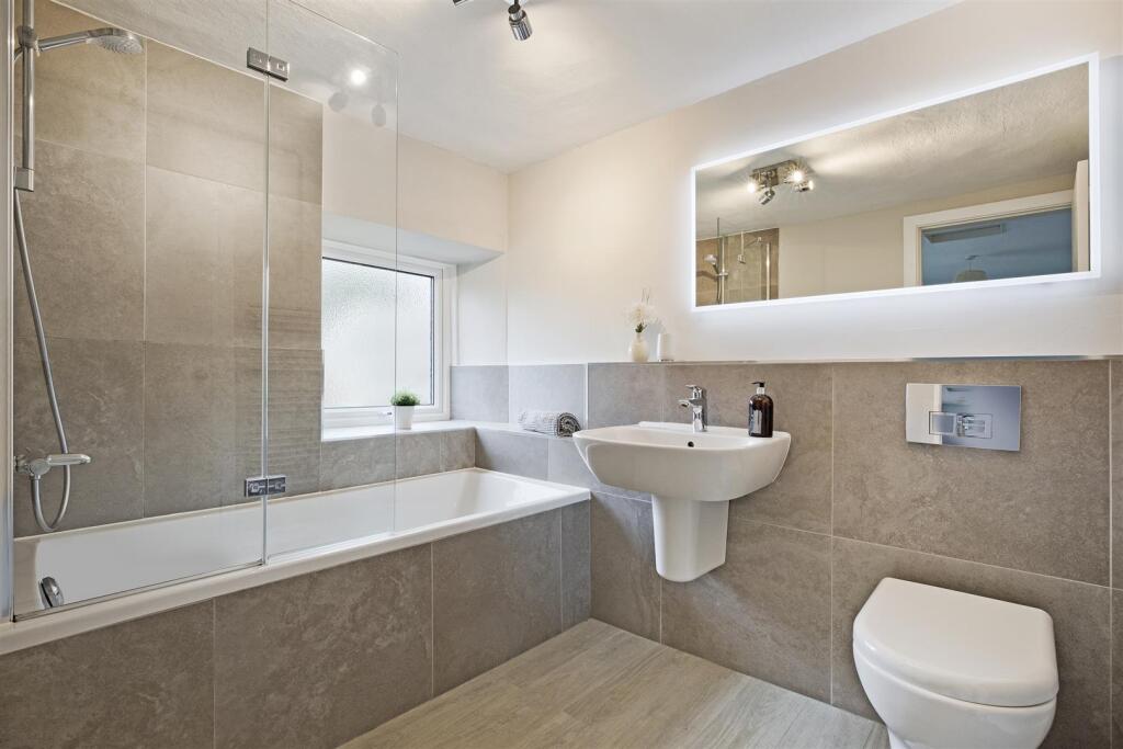 En-suite Bathroom
