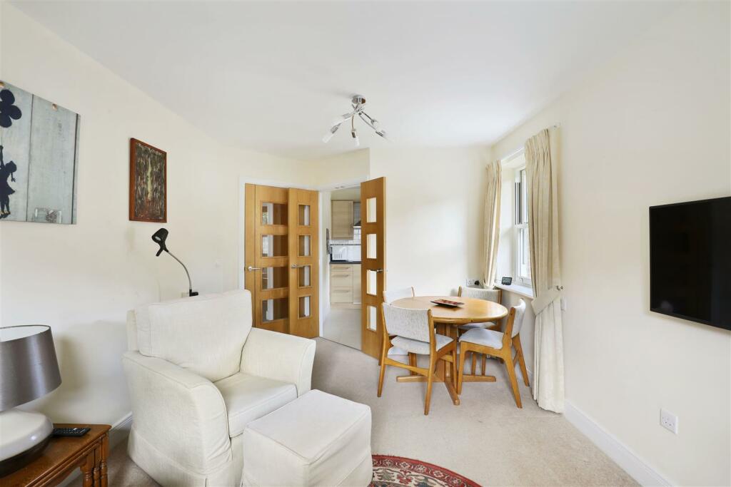 10-9ce2CT_MCS_Flat 22 Cartwright Court_034 (1).JPG
