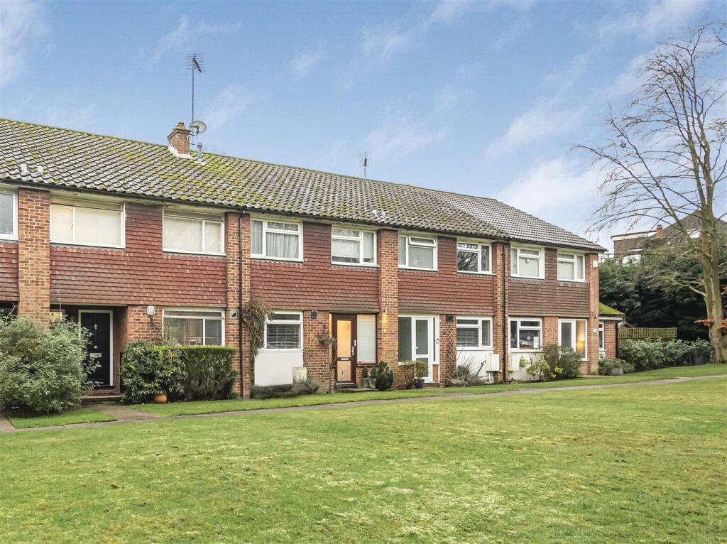 Warwick Gardens, Barnet
