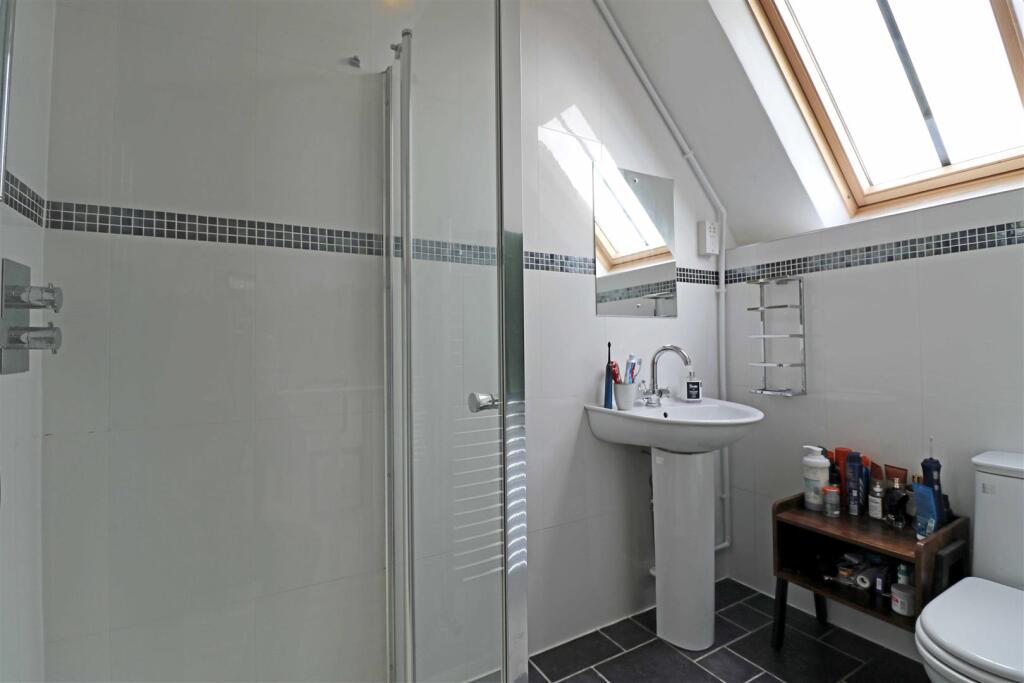 4-5churchshowerroom.JPG
