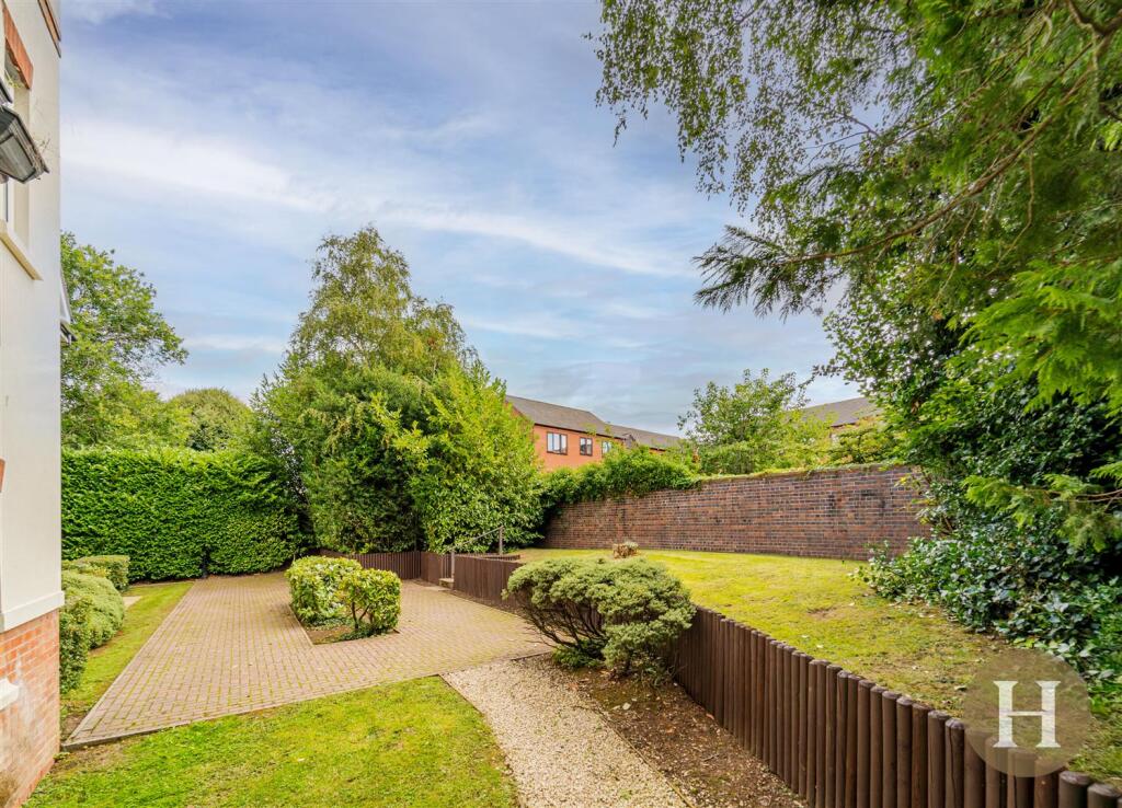 Hadleigh Estate Agents-30.jpg