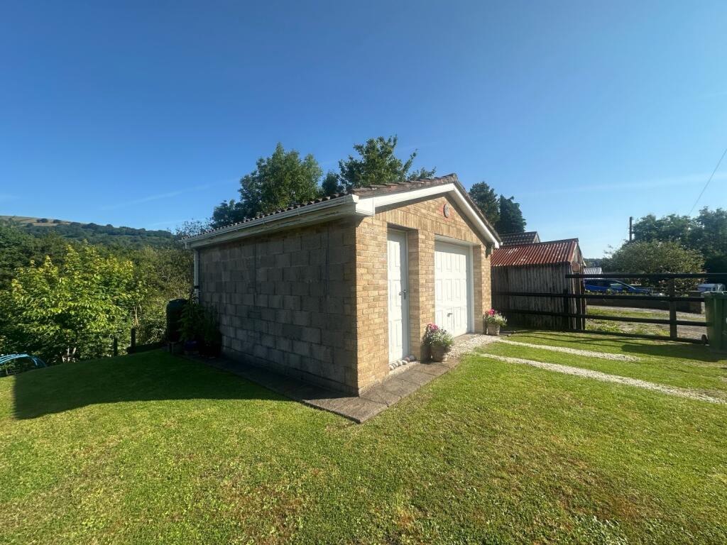 6E1FF7E6-5F8D-4EDC-9CAE-2542E1218F1D